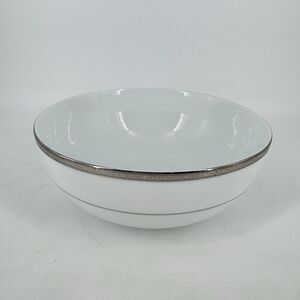 Charter Club Grand Buffet Platinum Round Serving Bowl 9.25” Silver Trim